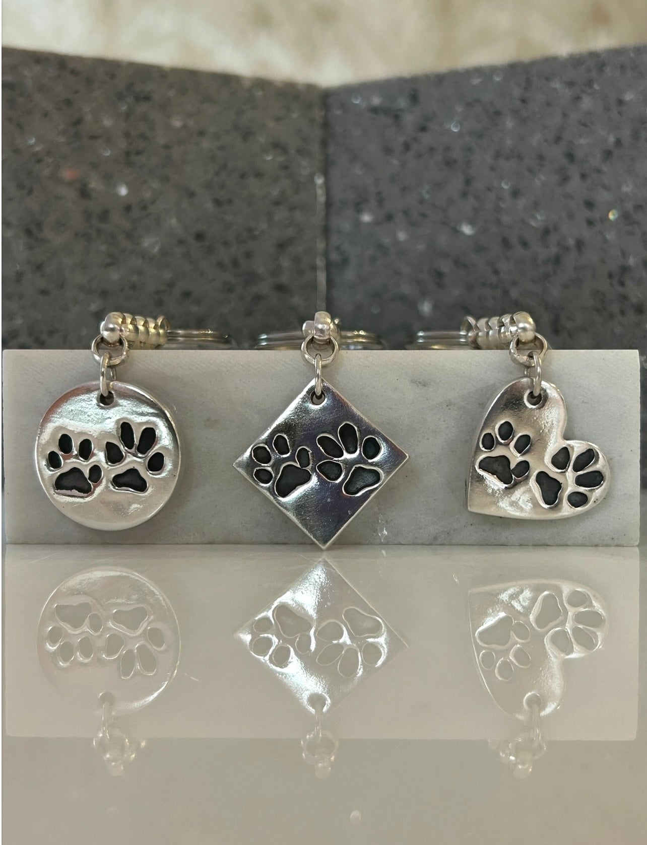 Silver pawprint keychain